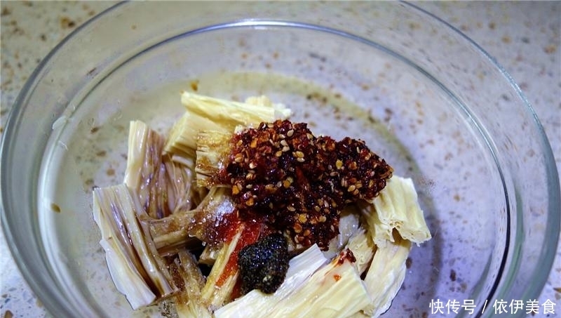 简单|夏季最爱的凉拌腐竹,做法简单,爽口开胃,美味下饭,健脑又瘦身