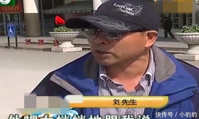 监控|婚宴上五粮液被调包, 家属调监控索赔50万, 经理: 拿了4瓶兑水的