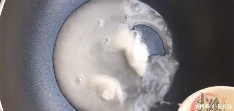 酥脆|大米新做法，妈妈独家的秘制松软又酥脆，一次3斤不够吃，太香了