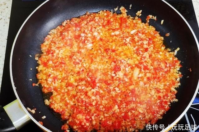 新鲜的生蚝|秋天，不要错过美味的生蚝，学过这3步，挑选到汁肥肉嫩的生蚝