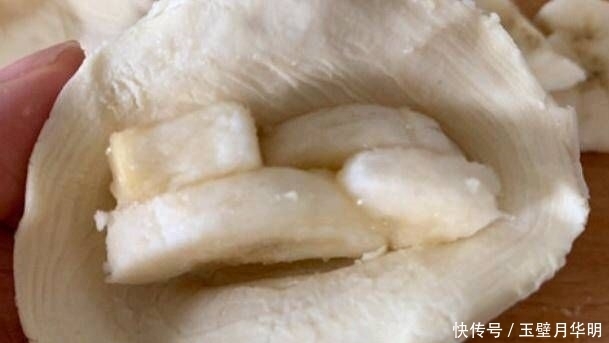  甜点|如果你想吃甜点，又不想太复杂，可以试试不加黄油的香蕉薯片