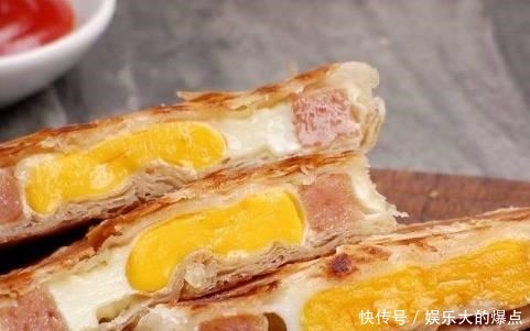 摆好|午餐肉鸡蛋手抓饼,把食材都按照顺序摆好位置
