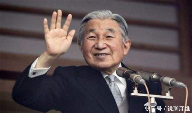 日本天皇|日本天皇首次访华时，看到欢迎会上一道菜，坚决要求撤掉，被拒绝