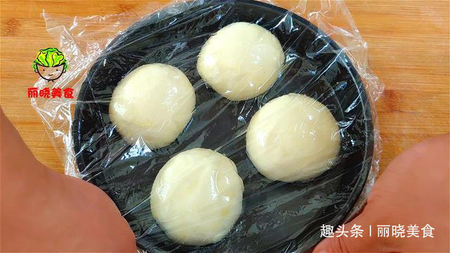 发面|家常版葱花鸡蛋饼,不发面不烫面,简单几步,酥软好吃,凉了不硬