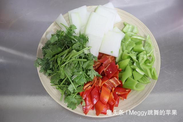 香锅|夏天没胃口跟我做家庭版麻辣香锅,饭菜一大锅,解馋过瘾不费事