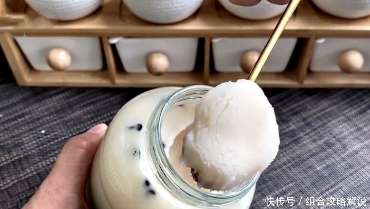  腥味|熬猪油时，不要直接上锅熬，多加一步，猪油雪白，还没有腥味