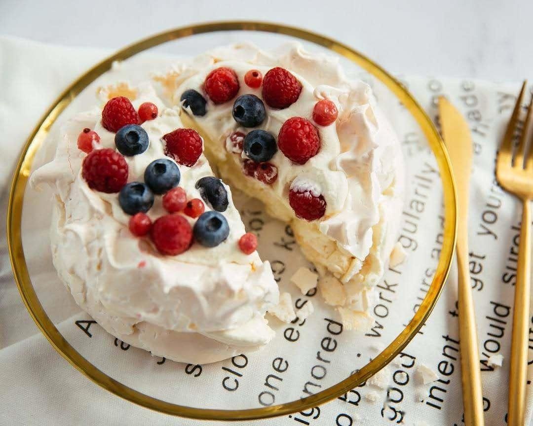 帕夫洛娃|新西兰国宝级甜品—帕夫洛娃蛋糕,口感绝佳的酥奶油蛋糕