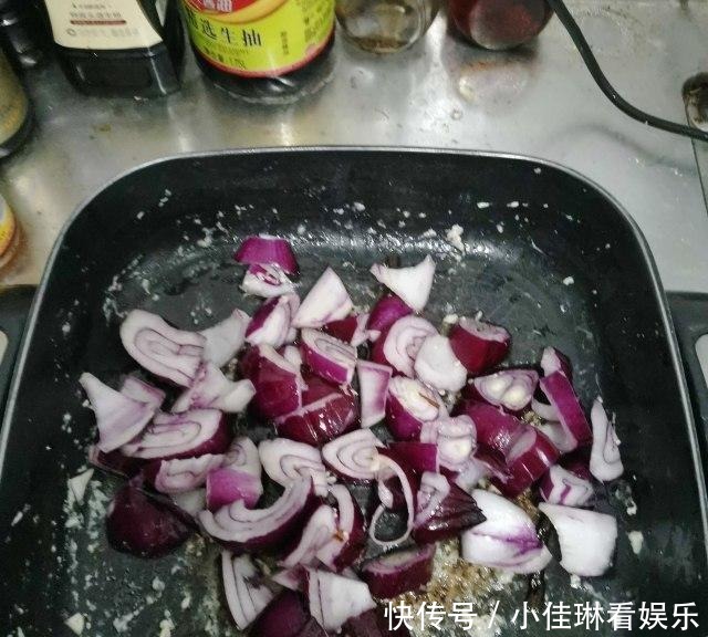  香菇|洋葱香菇烧鸡片，鲜香入味，超级下饭