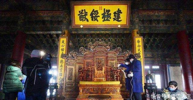 登基|袁世凯花40万做了一把龙椅，专家打开夹层，看了一眼后大笑不止