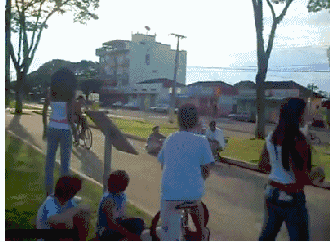  小金人|搞笑GIF：小哥奥斯卡欠你一座小金人！