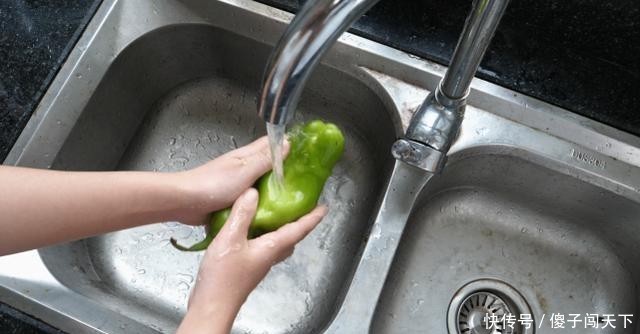  解决|夏天把青椒放嘴里咬一口，还有这么神奇的妙用，解决大家一个烦恼