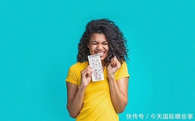 套房|女大学生上课时发现中2400万，决定给自己和妈妈各买一套房