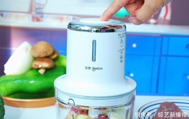 牛肉馅|跟着高级厨师做牛肉蒸饺,咬开皮儿满满都是汤汁儿,一吃就忘不了