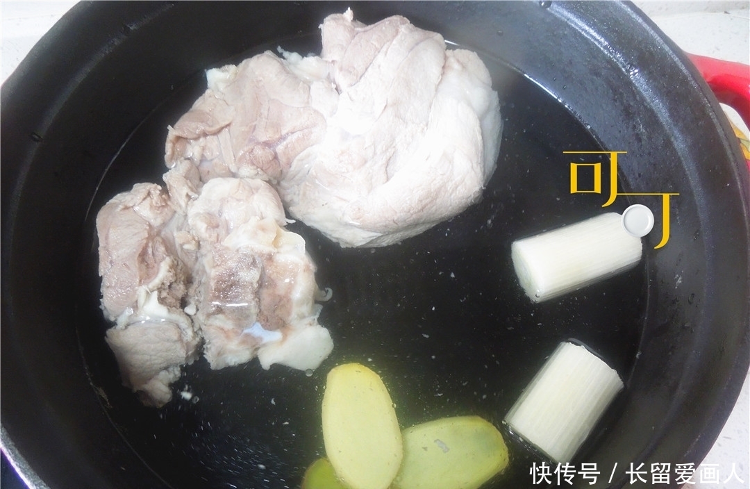 步骤|肉香满溢的蹄髈烧法,笋干和木耳更受欢迎,炖一锅一家人吃两餐