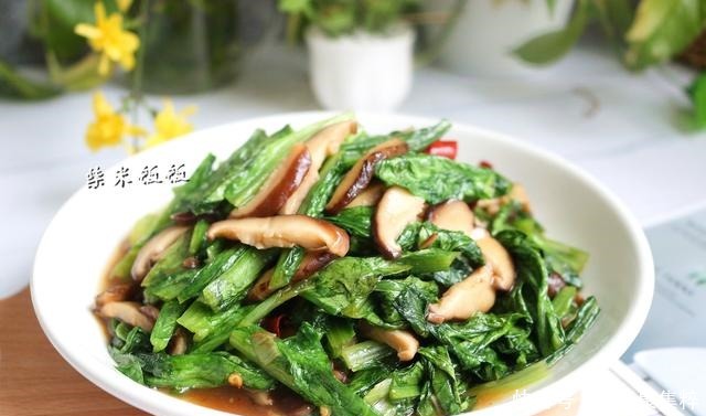 炒青菜|香菇和“它”是绝配,比炒青菜更脆爽,比炒肉更鲜香,吃不够!