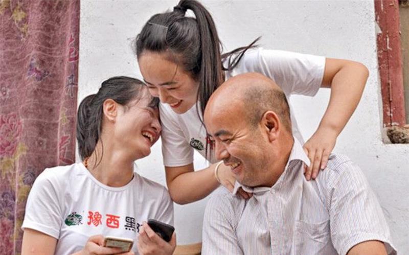 反对|3年了,不顾家人反对,大学毕业回农村养猪的河南女孩,如今怎样