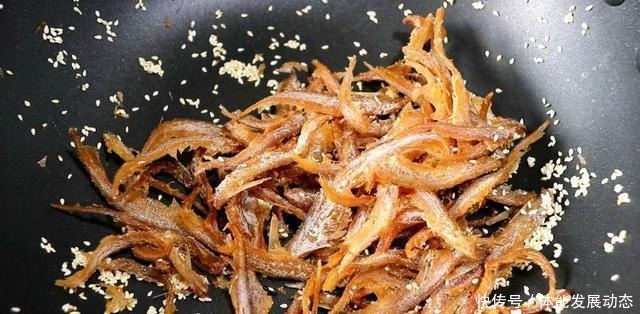 过年|过年不出门吃什么拿出朋友送的小鱼,教你糖醋凤尾鱼的做法