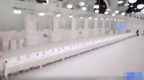 为啥|Lisa好奇为啥这么多椅子蔡徐坤一本正经胡说八道,就会骗女生