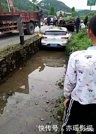 足球|让妹纸来告诉你什么才叫颠足球,哈哈哈哈