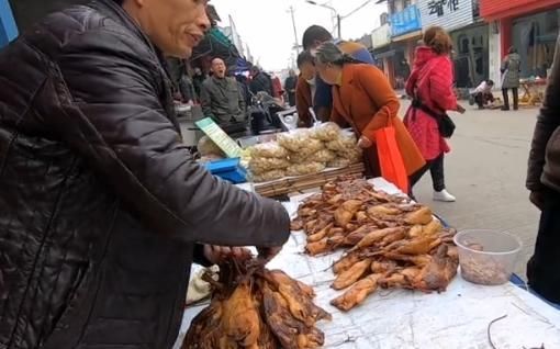 能卖|大叔在路边上卖“它”,12元一只,供不应求,每天能卖500只