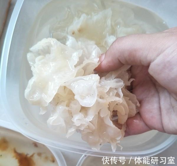  美容养颜|“穷人的阿胶”被发现，大姨当成早饭吃，补血养颜，40岁不显老