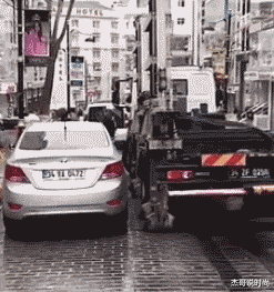 妹子|“妹子,你腰上的纹身真有个性,看得我脸红了”好一个出入平安啊哈哈哈