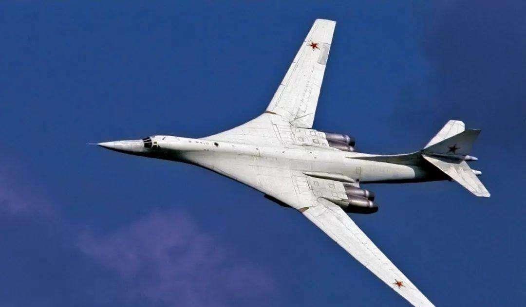  轰炸机|图-160和B-1B轰炸机有何区别？外形相似但能力差异显著