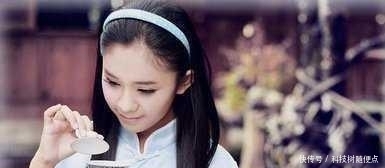  对联|千古绝对！上联年年失望年年望，郭沫若智改下联后救少女！