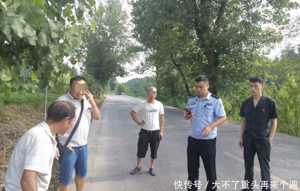  现场|车祸现场，法院干警变“临时交警”