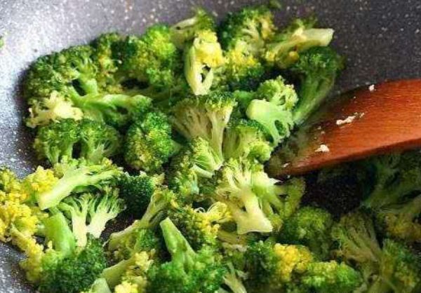 清淡|多给家人吃的养生青菜,营养丰富,清淡美味,鸡鸭鱼肉也不换