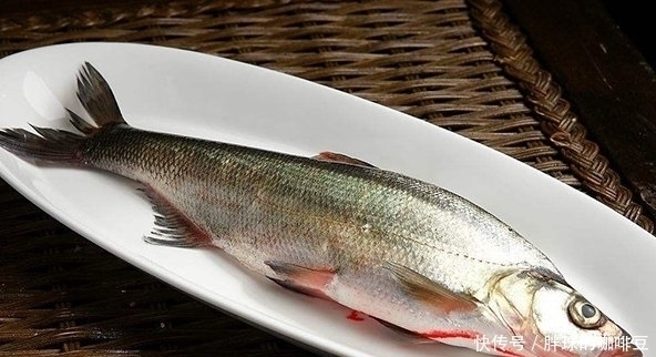 多亏|这4种鱼别再买了,家中有的话也别吃,多亏卖鱼大叔告诫