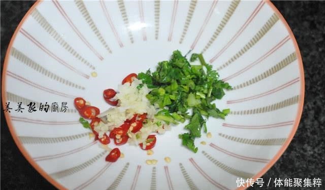 酸爽|比香辣粉、油泼面更过瘾!这一碗香辣酸爽,好吃到连汤都喝干净!