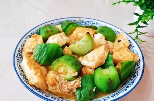  丝瓜|宁可不吃肉，女儿也要常吃它，直呼太鲜了，就着米饭连吃两大碗