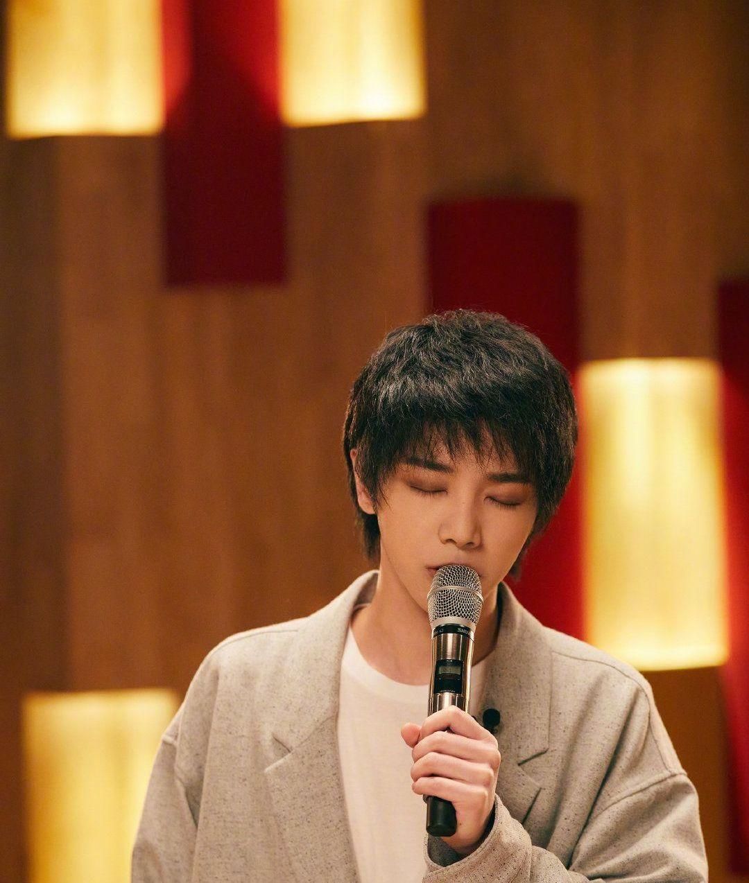  华晨|华晨宇、周深、米希亚形成分水岭，《歌手》舞台逐渐开始划分档次