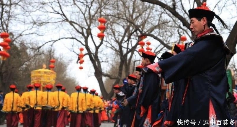  清朝|清宫剧里侍卫带刀保护皇上, 放在真的清朝早拉出去砍了, 重则凌迟