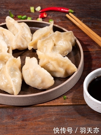 便宜|超市里的速冻饺子,12元一袋甚至还有5元一袋的,为啥这么便宜?