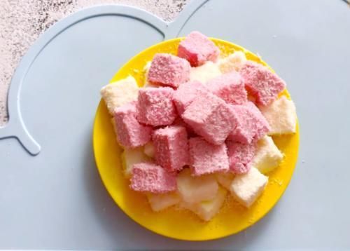 火龙果|牛奶的美味新吃法,搭配火龙果做成甜品,软嫩滑爽,甜而不腻