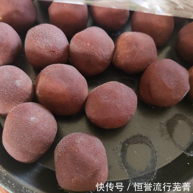 蛋黄|蛋黄酥,自己做的吃着更健康