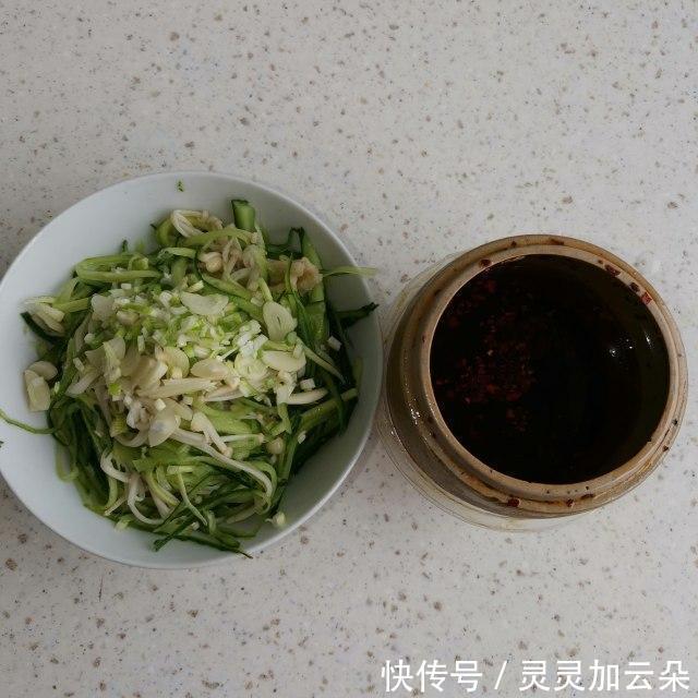  夏天|凉拌金针菇，爽口开胃，夏天吃棒极了