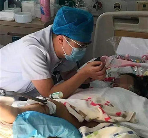  妈妈|妈妈下楼买碗粉，3岁女儿从11楼摔下却奇迹生还，网友：老天保佑