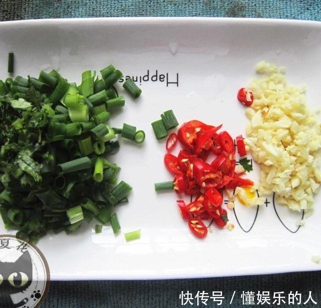  葱香|葱油鸡，葱香四溢，肉质鲜美