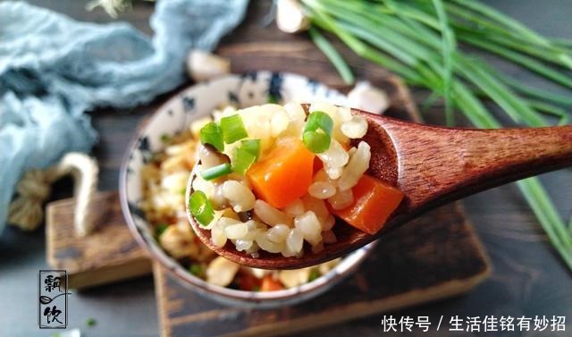 孩儿|孩儿上学,早餐焖一锅,饭菜一锅齐,抗寒顶饱,增强免疫力