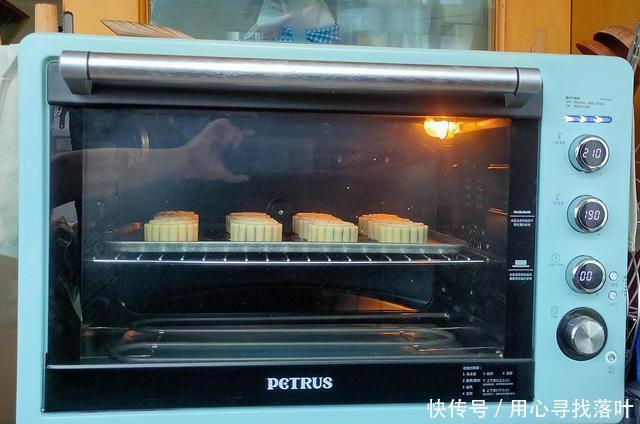 少许|月饼中的“小王牌”,「广式豆沙月饼」