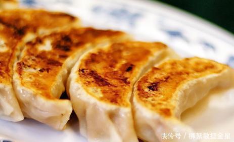 好吃|“锅贴”怎么做才好吃加上这样东西,锅贴金黄酥脆、香气扑鼻