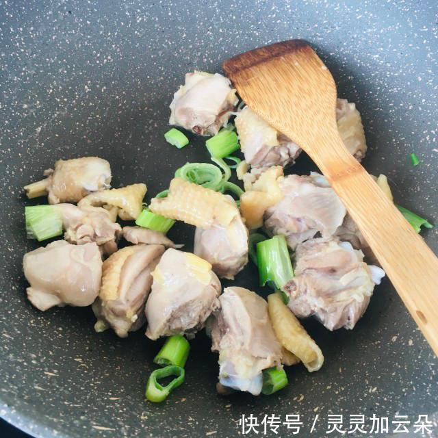 鲜贝|鲜贝炖土鸡腿,营养滋补,鲜美可口