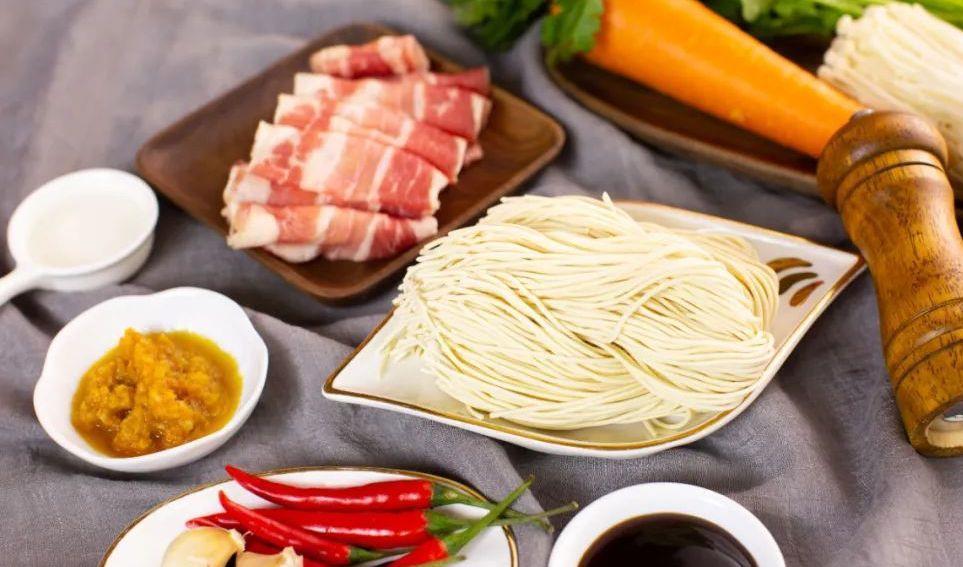 放过|只要2步就能复刻出面馆金牌酸汤，好喝到连一滴汤都不想放过！