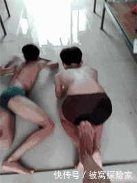  恩爱|爆笑GIF: 大哥, 在公交车上, 你们这样秀恩爱真的好吗, 我真是看不下去了