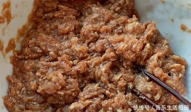 保证|调猪肉白菜馅料,牢记3放2不放,保证馅料鲜美多汁,好吃更入味