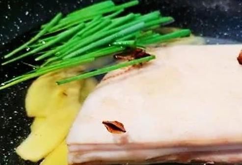 好吃|家有五花肉,学着这样去做,简直比红烧肉还好吃百倍