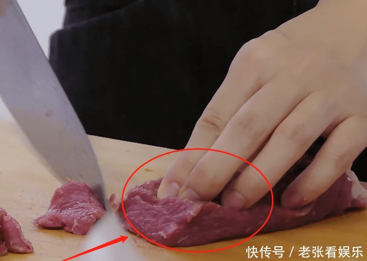  切菜|赵丽颖上节目第一次切菜，镜头特写到她的手，我却在关注她的指甲